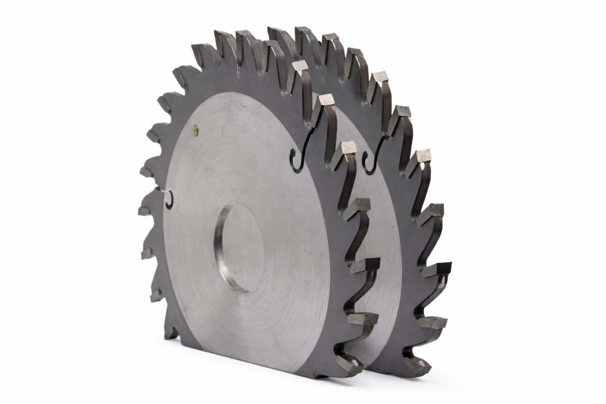 Setul de pânze pentru tăiere la capete pentru debitarea precisă a cantului în mașinile Holzmann KAM215EPS și KAM215ALL.