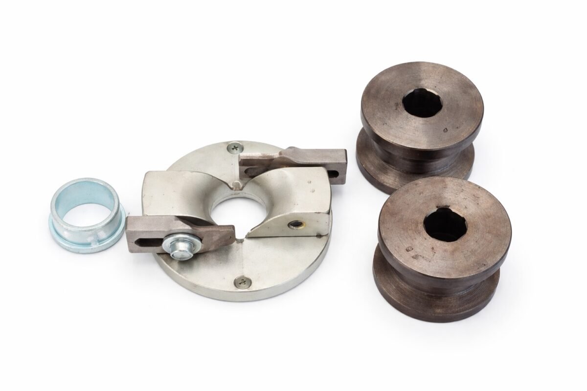 Capul de frezat 40 mm Winter FS60 este destinat operațiilor de prelucrare a lemnului, fiind utilizat pentru frezare precisă și eficientă în aplicații profesionale.